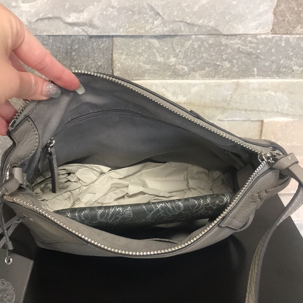 🎁 Vince Camuto Women's Ilda  Crossbody - Picture 6 of 9